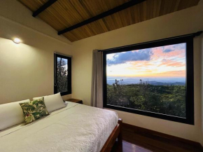 Cerros Lindora Sunset & Gulf View Cabin